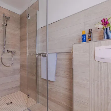 Birkmaase 1 A _abendklang_ 青斯特